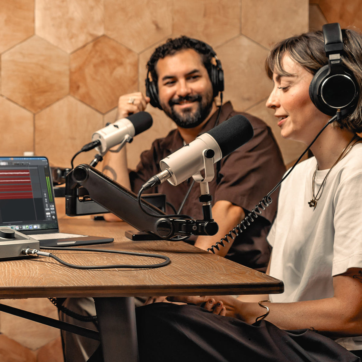 Universal Audio Volt 4 Max, podcast recording setup